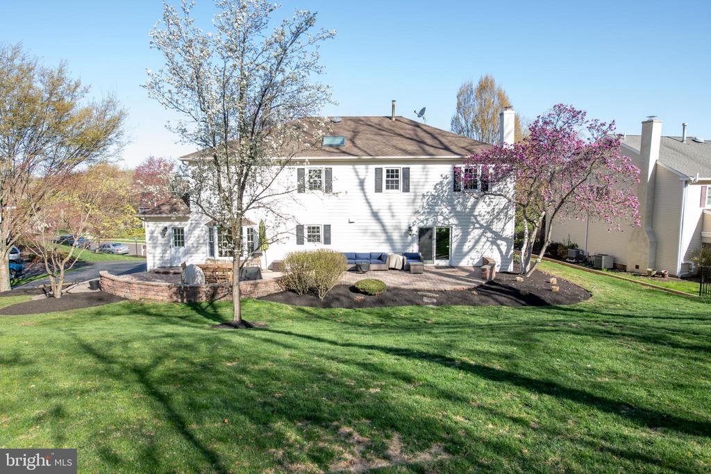 525 CADDY DRIVE