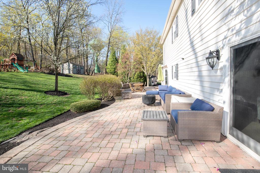 525 CADDY DRIVE
