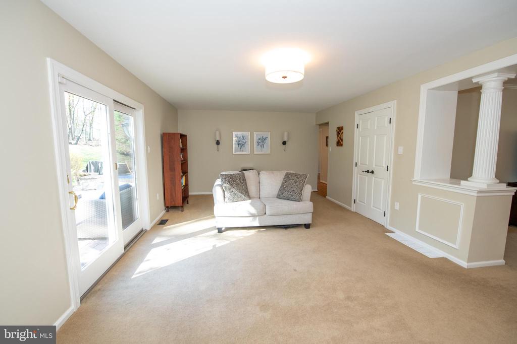 525 CADDY DRIVE