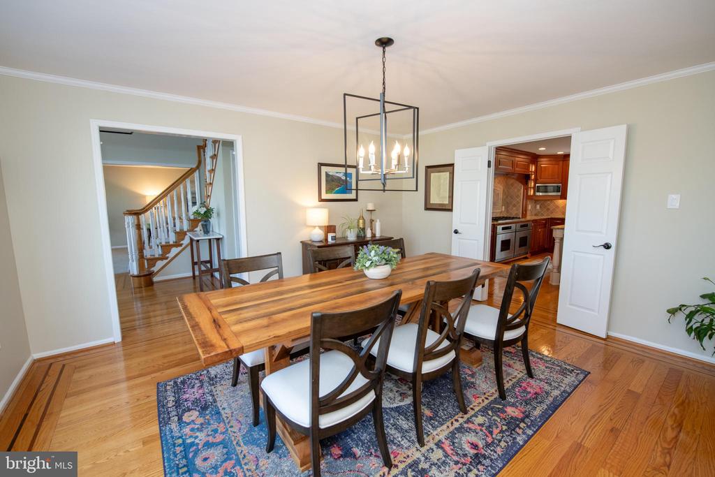 525 CADDY DRIVE