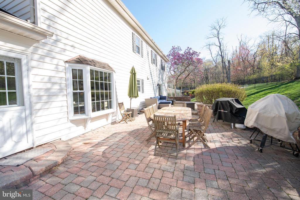525 CADDY DRIVE
