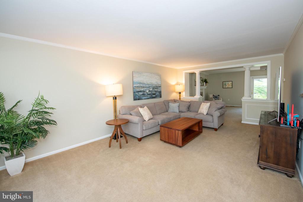 525 CADDY DRIVE