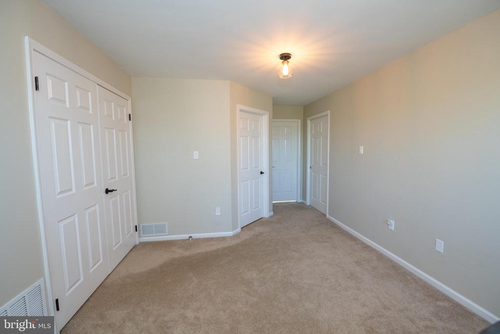 525 CADDY DRIVE