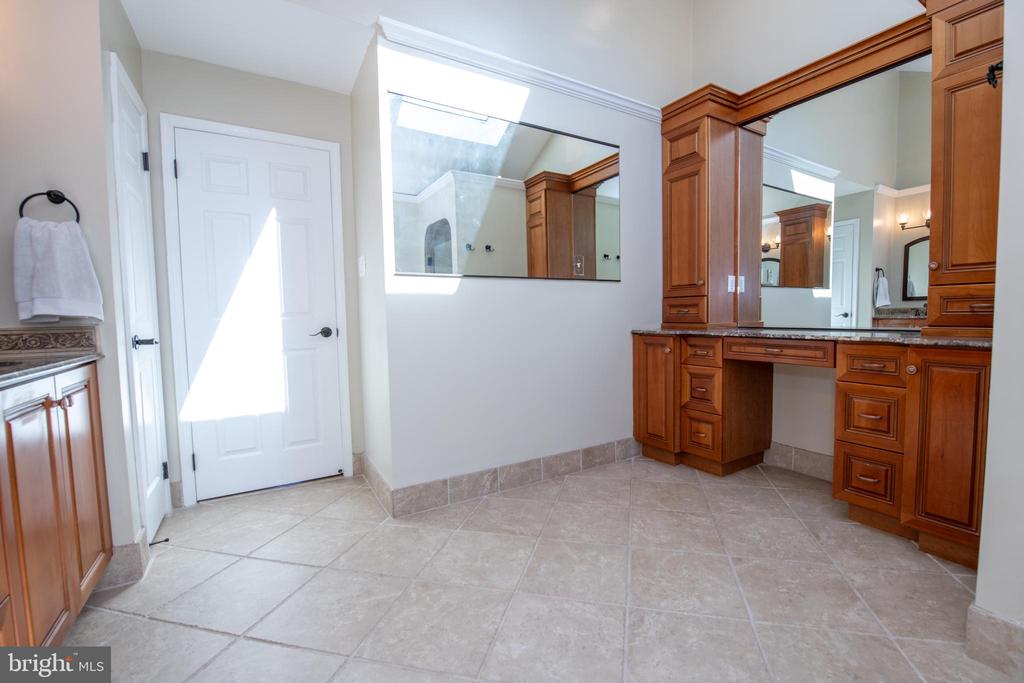 525 CADDY DRIVE
