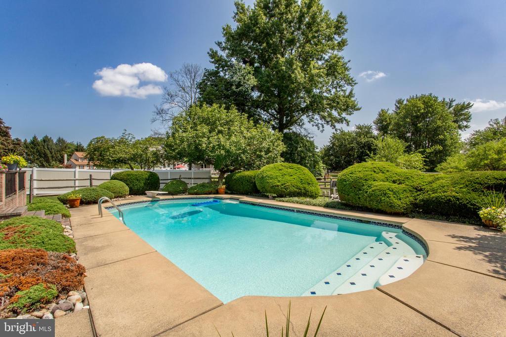 2018 BUCKINGHAM DRIVE