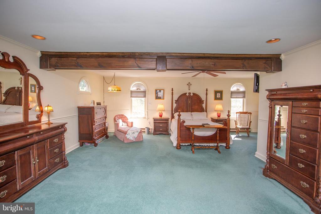 2018 BUCKINGHAM DRIVE