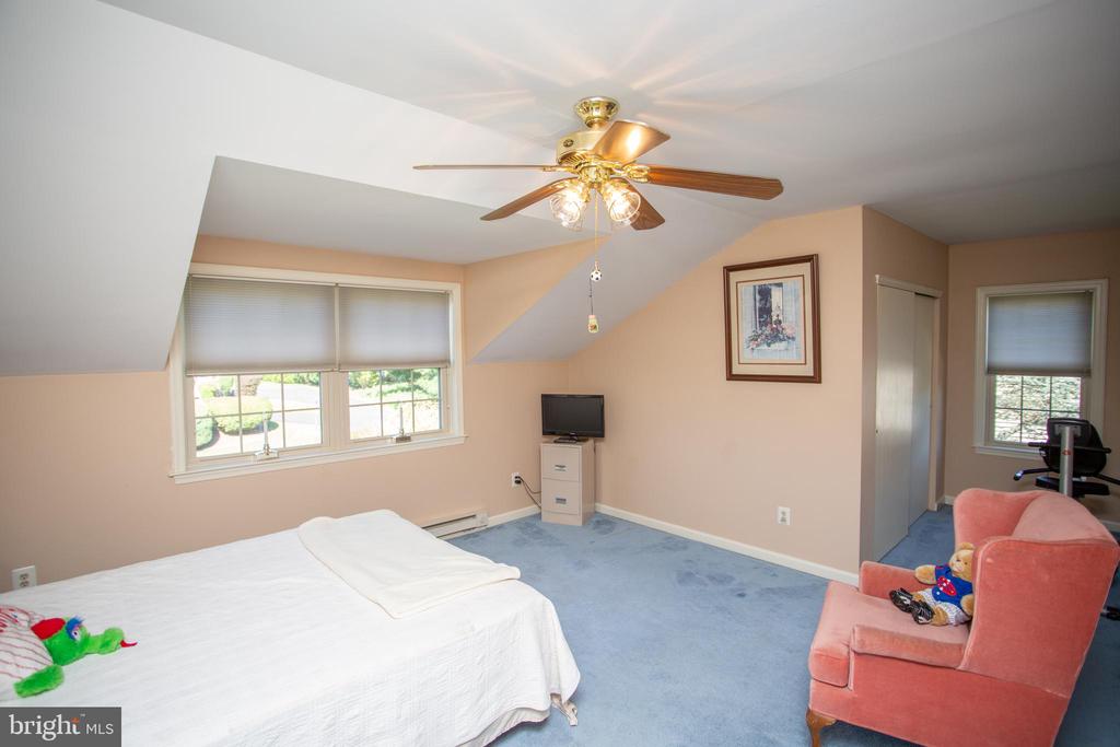 2018 BUCKINGHAM DRIVE