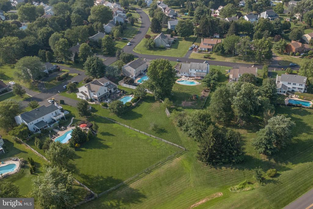 2018 BUCKINGHAM DRIVE
