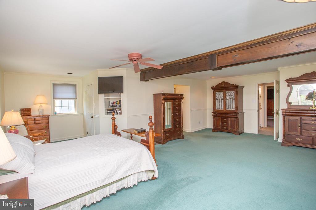2018 BUCKINGHAM DRIVE