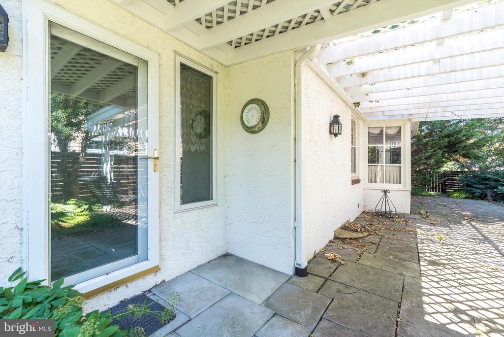 501 E PENN STREET
