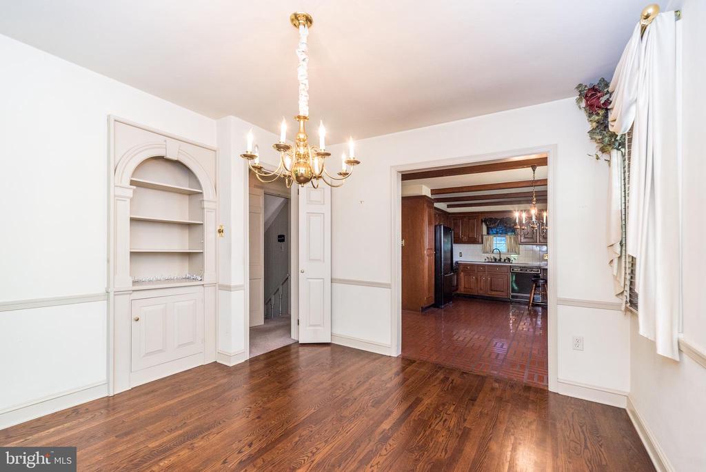501 E PENN STREET
