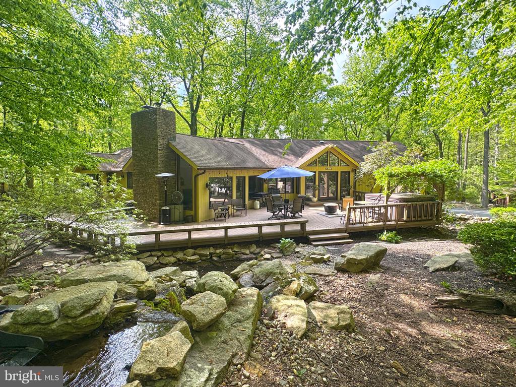 2330 WOOD LANE