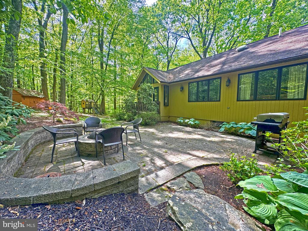 2330 WOOD LANE