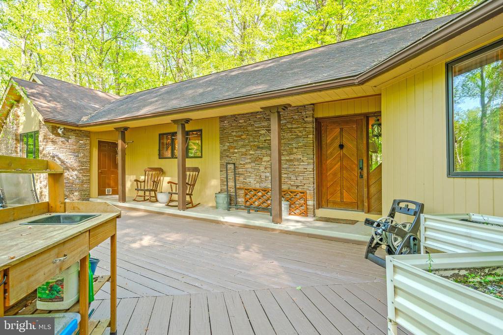 2330 WOOD LANE