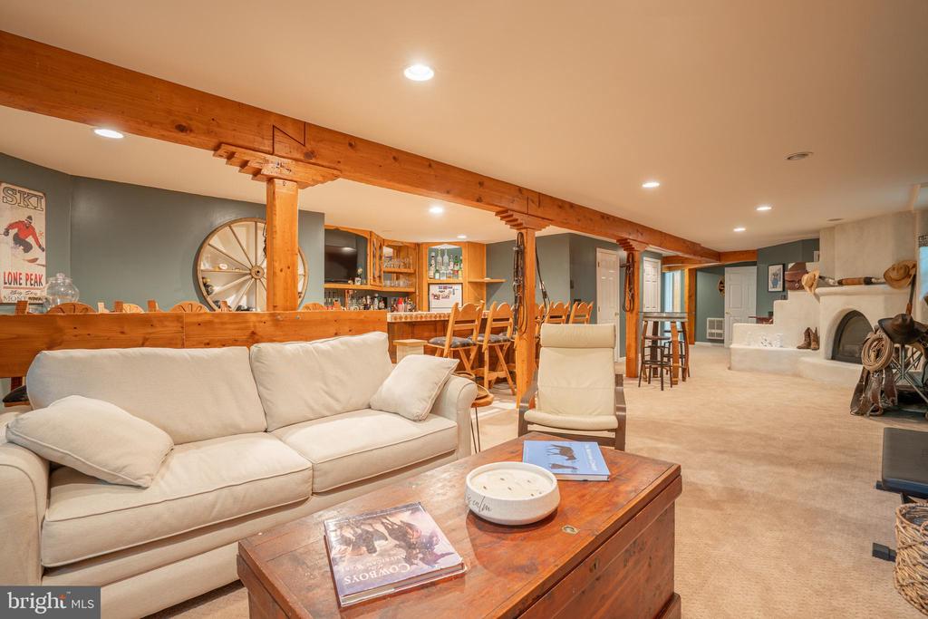 2330 WOOD LANE