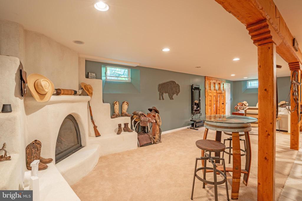 2330 WOOD LANE