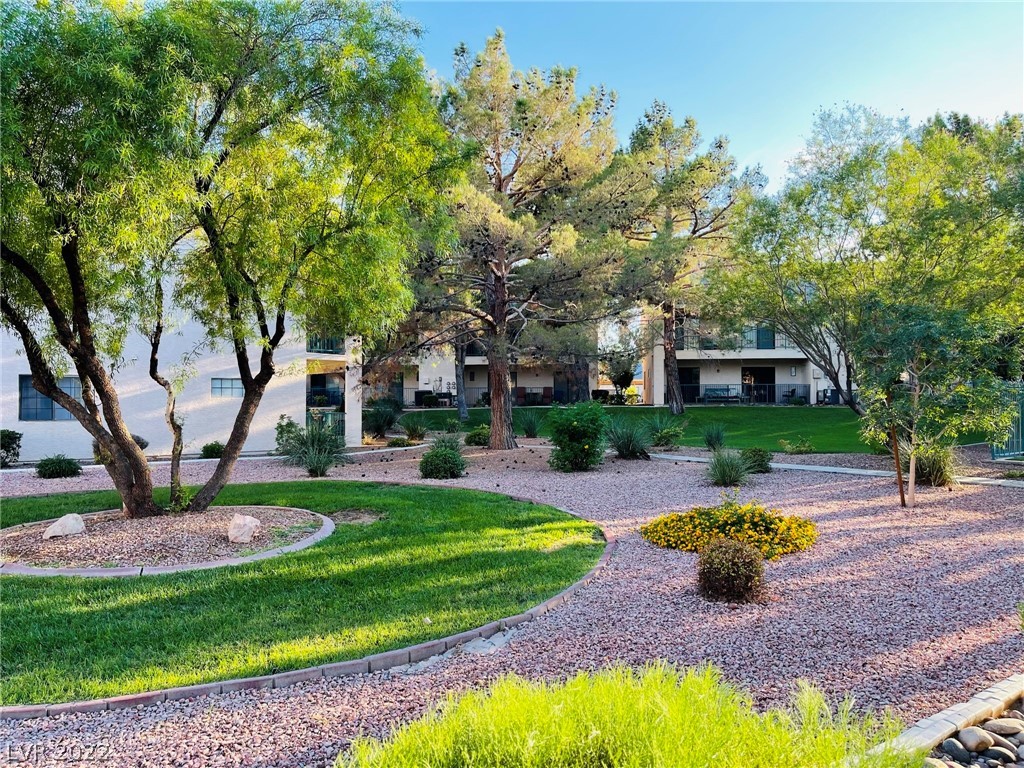 2810 Begonia Court Unit: 1