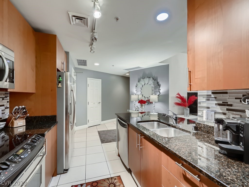 200 W Sahara Avenue Unit: 1405