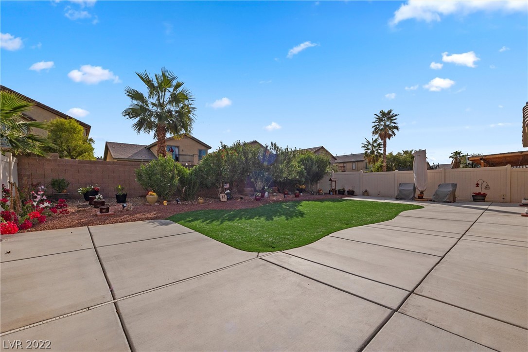 5904 Autumn Damask Street