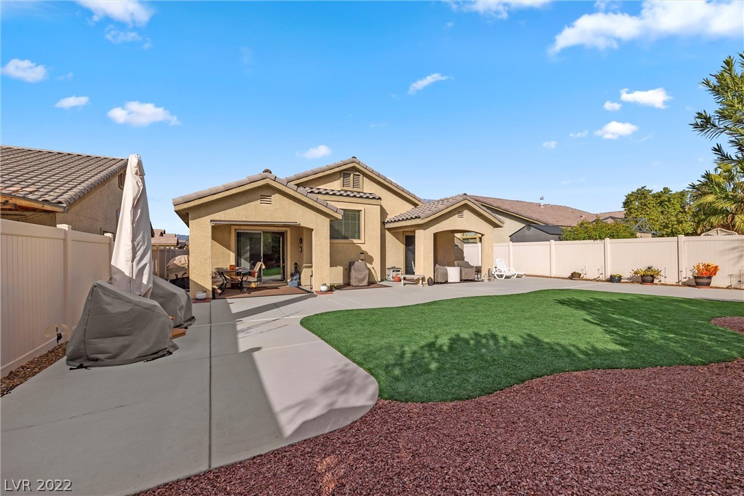 5904 Autumn Damask Street