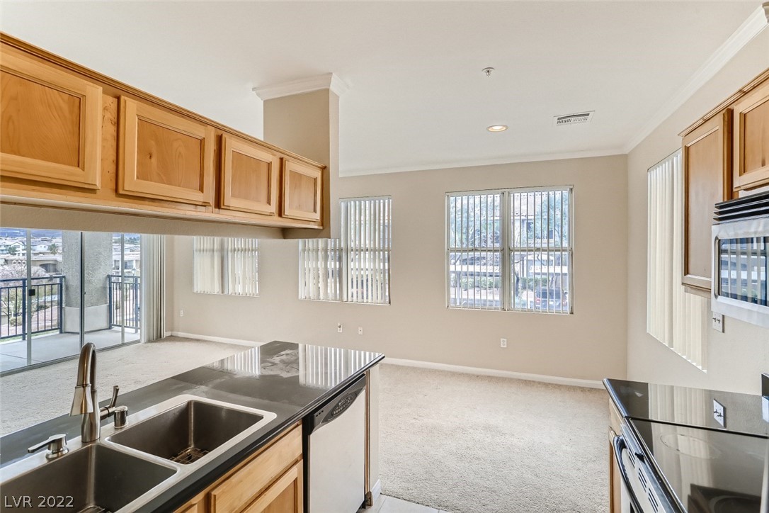 2900 Sunridge Heights Parkway Unit: 727