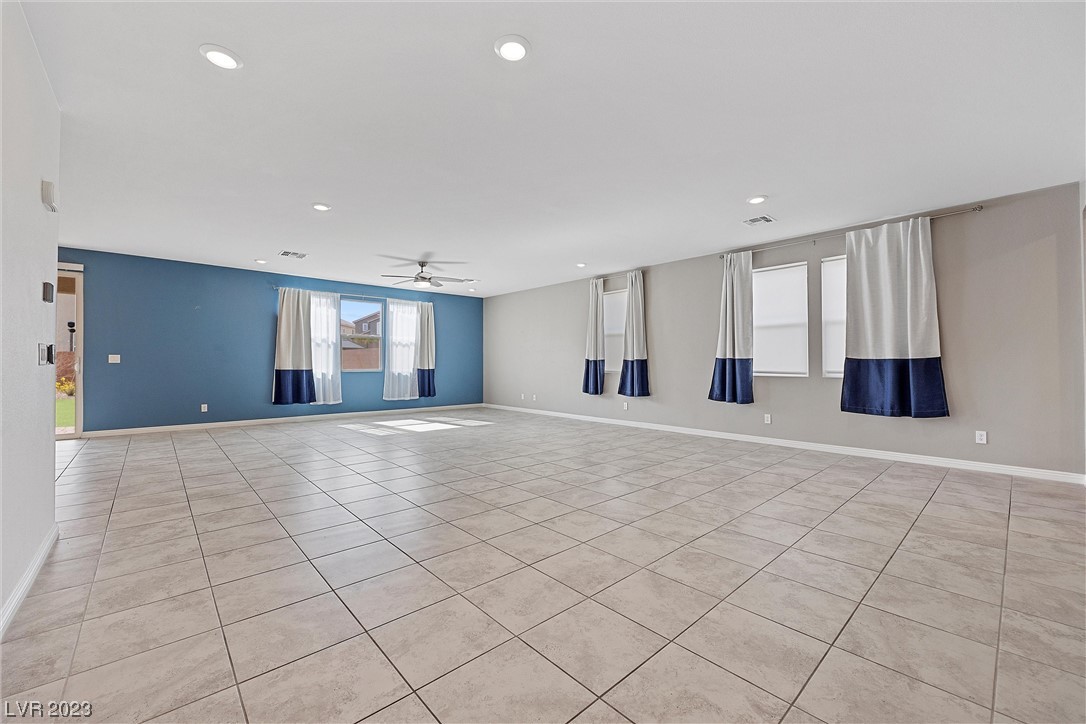 5872 Casa Branca Street