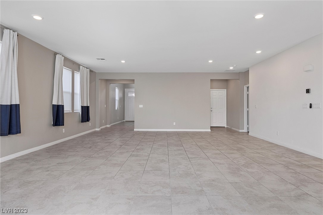 5872 Casa Branca Street
