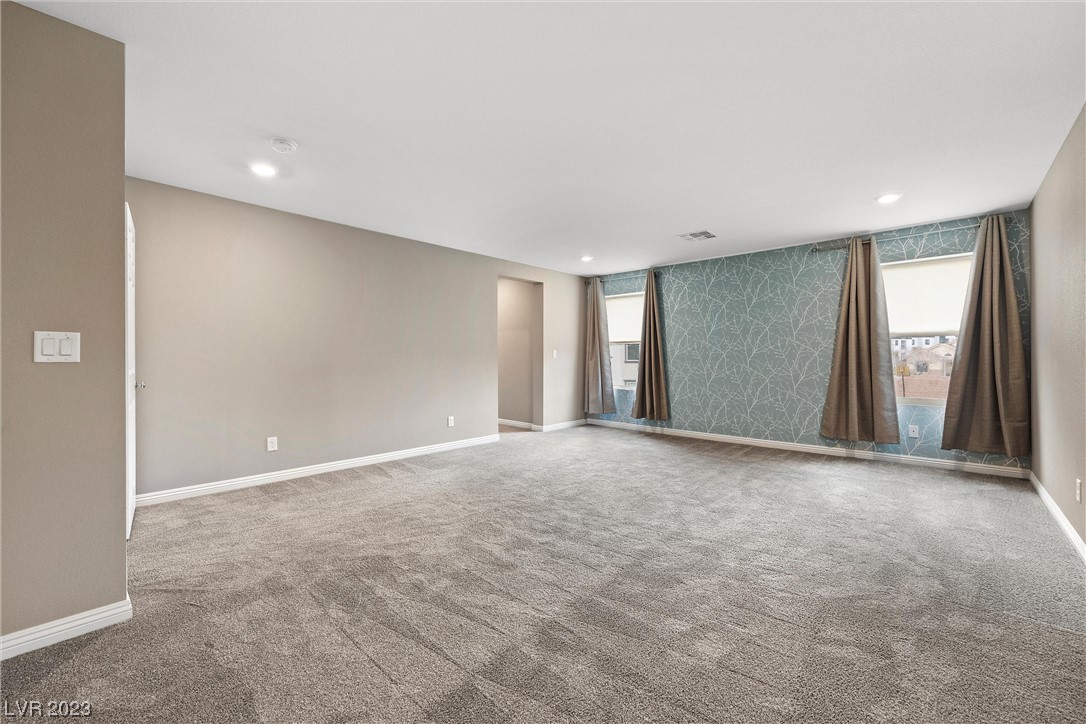 5872 Casa Branca Street