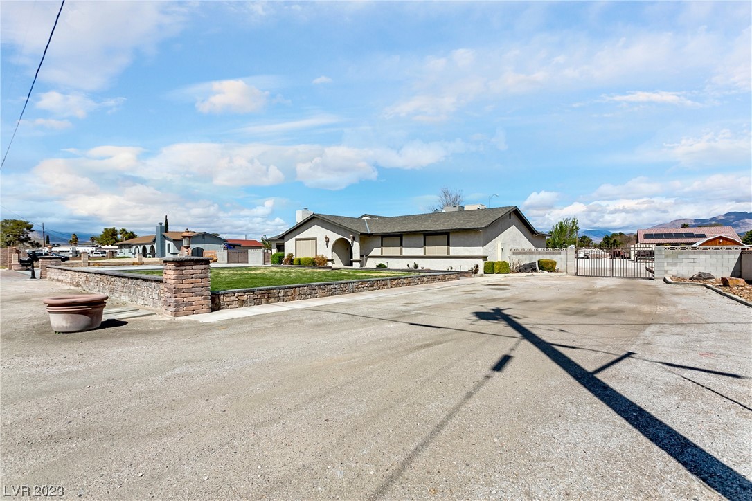 6160 W El Campo Grande Avenue