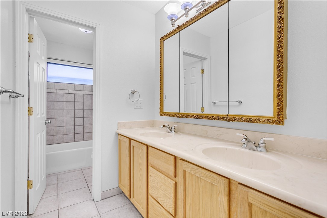 6160 W El Campo Grande Avenue