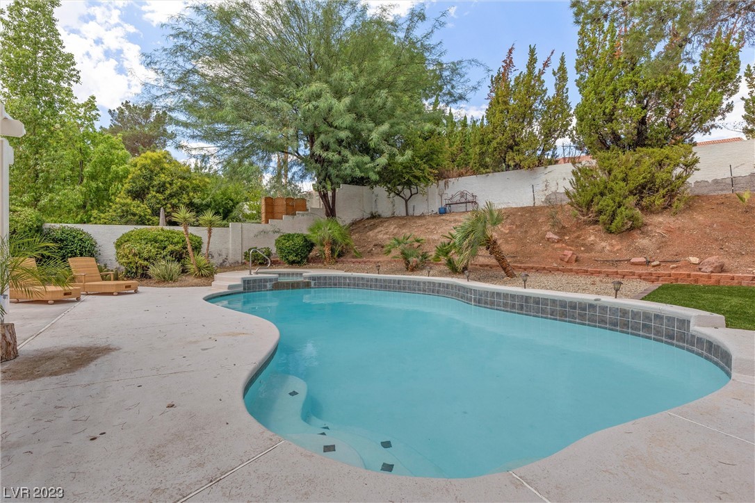9800 Stellar View Avenue