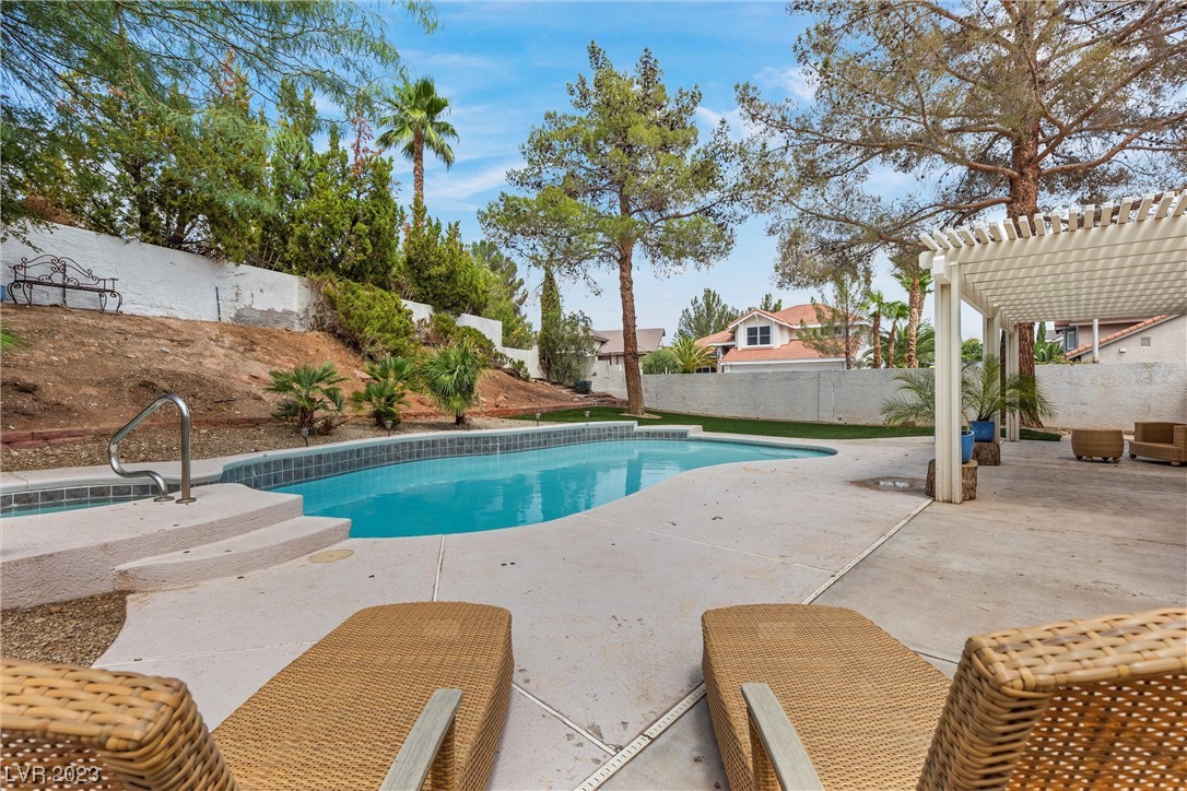 9800 Stellar View Avenue