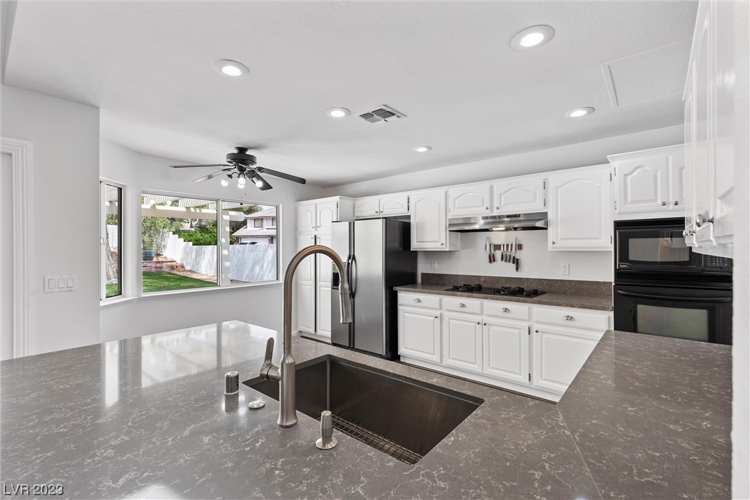 9800 Stellar View Avenue