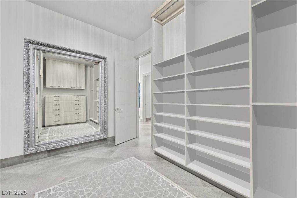 4050 North Tomsik Street