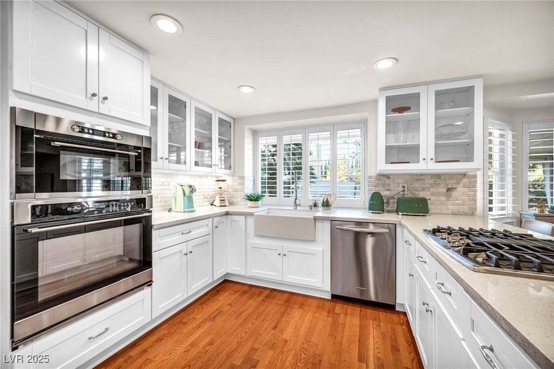 3225 Shoreline Drive