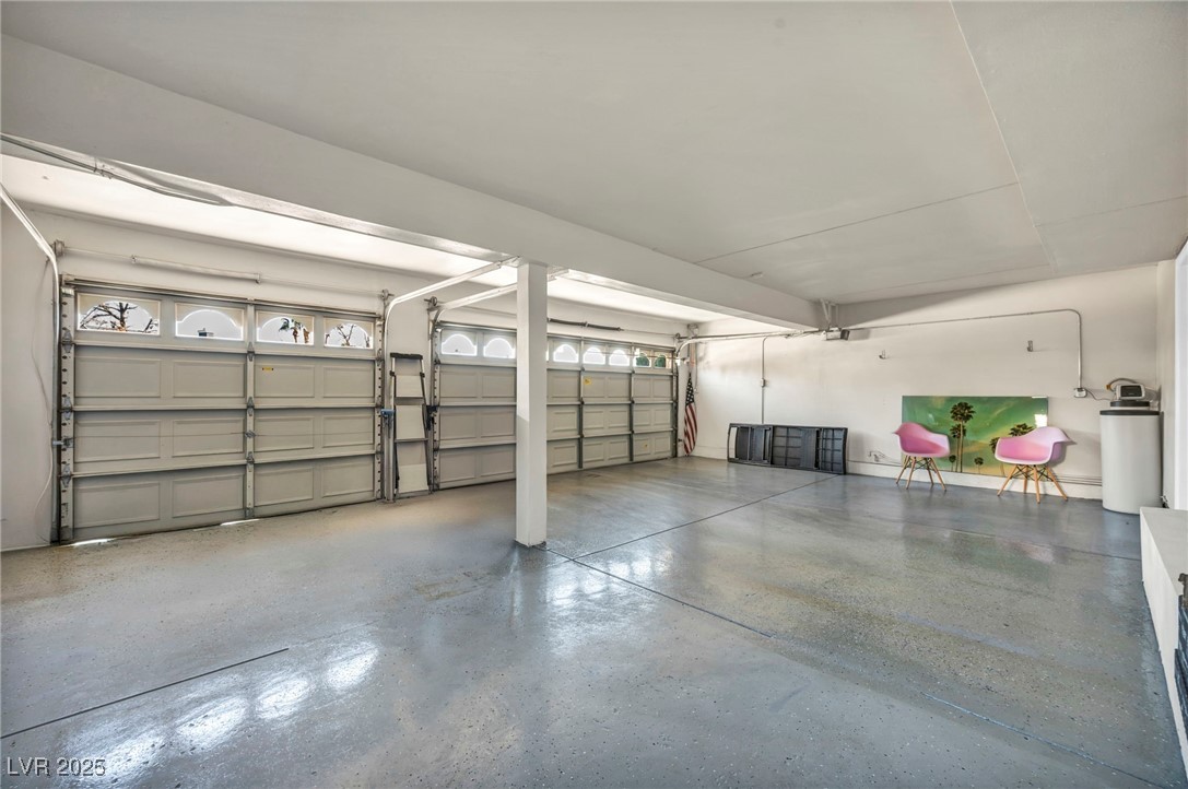 3225 Shoreline Drive