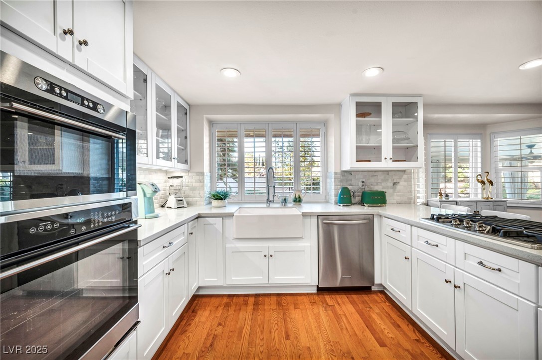 3225 Shoreline Drive