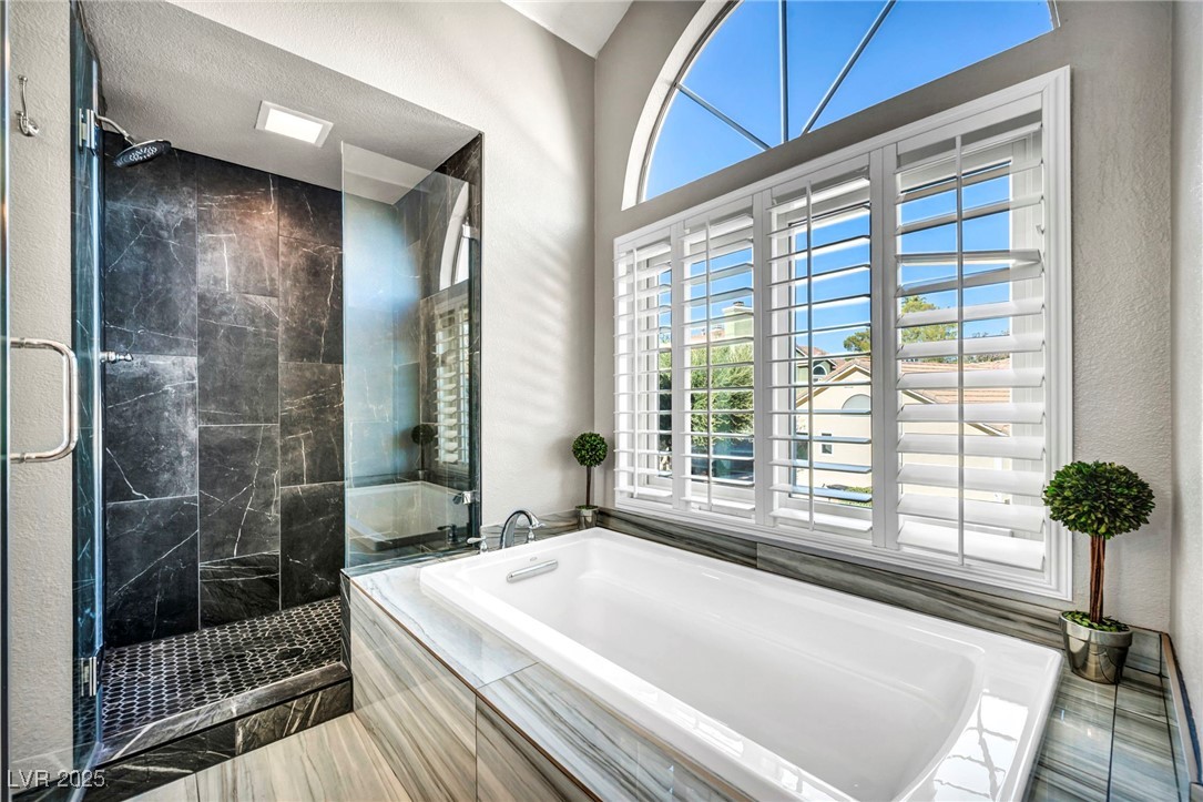 3225 Shoreline Drive