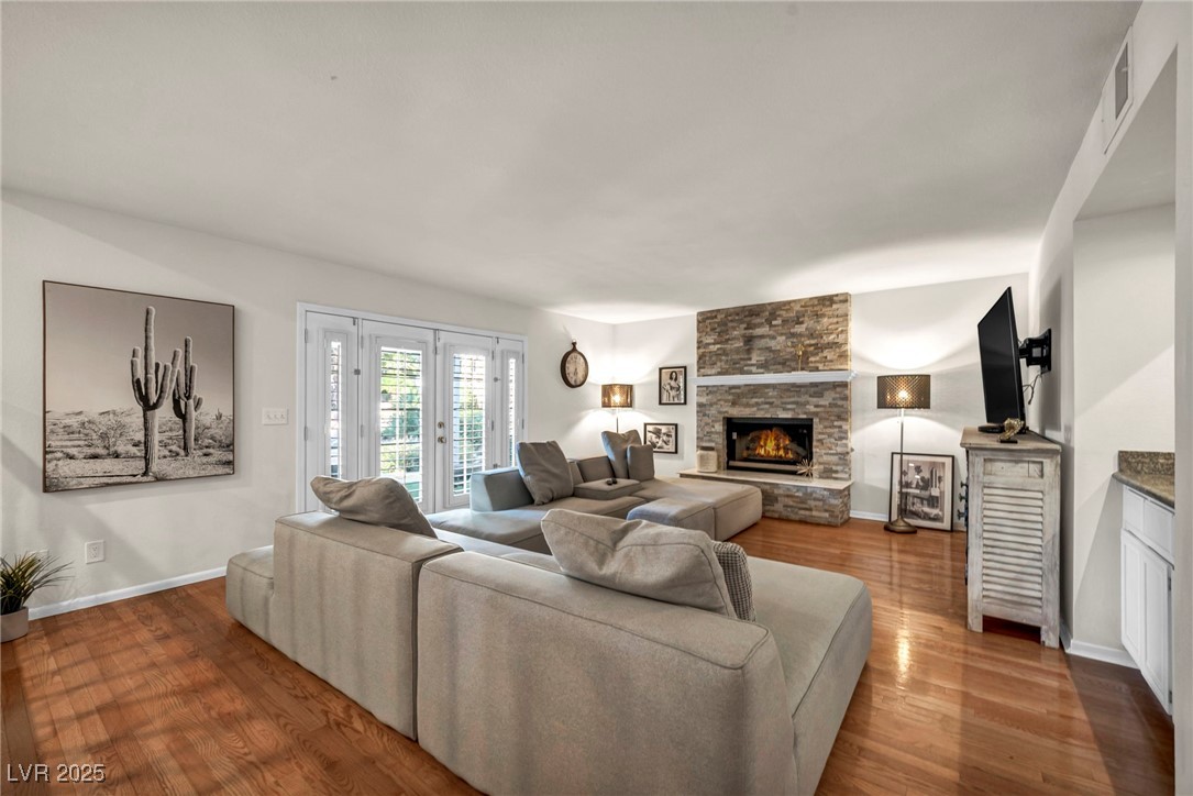 3225 Shoreline Drive