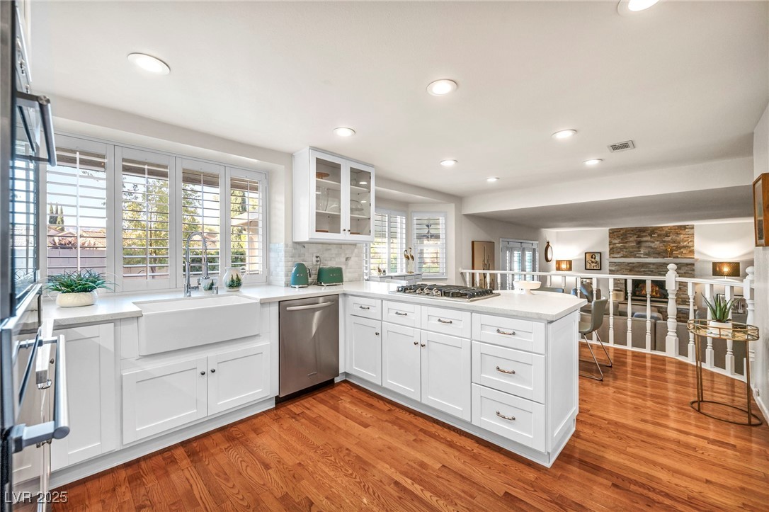 3225 Shoreline Drive