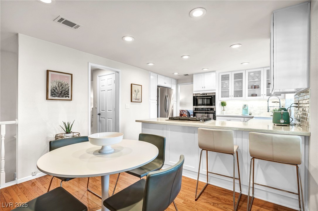 3225 Shoreline Drive