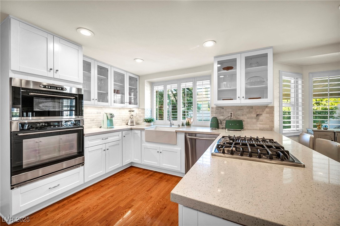 3225 Shoreline Drive