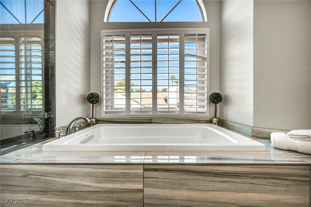 3225 Shoreline Drive