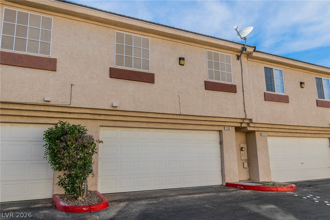 1109 Dusty Creek Street