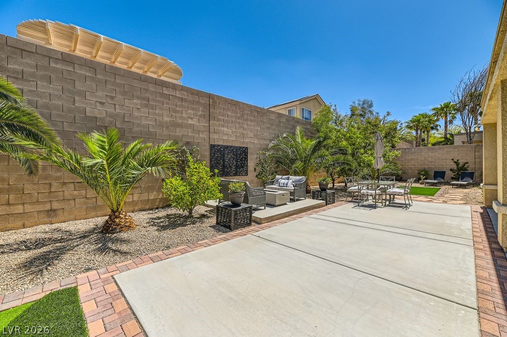 2752 Kilwinning Drive