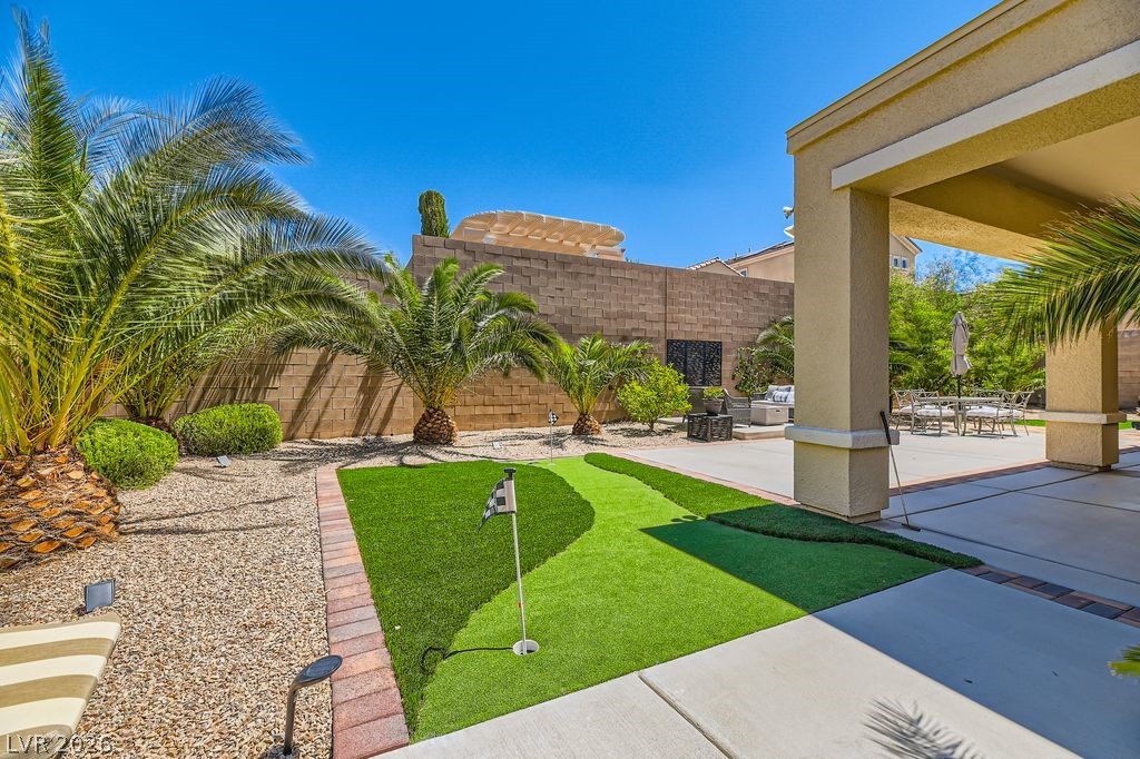 2752 Kilwinning Drive