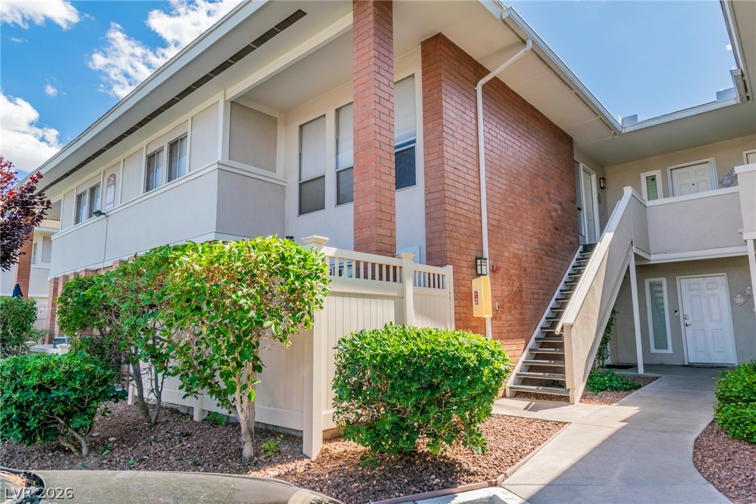 2879 Geary Place 2811