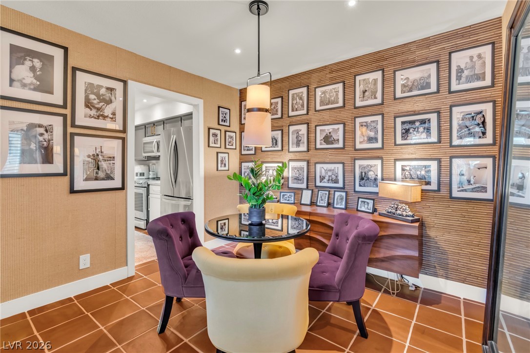 2879 Geary Place 2811