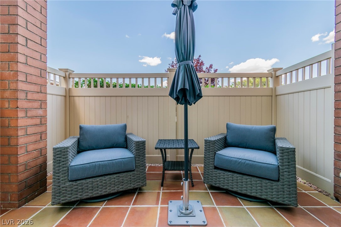 2879 Geary Place 2811