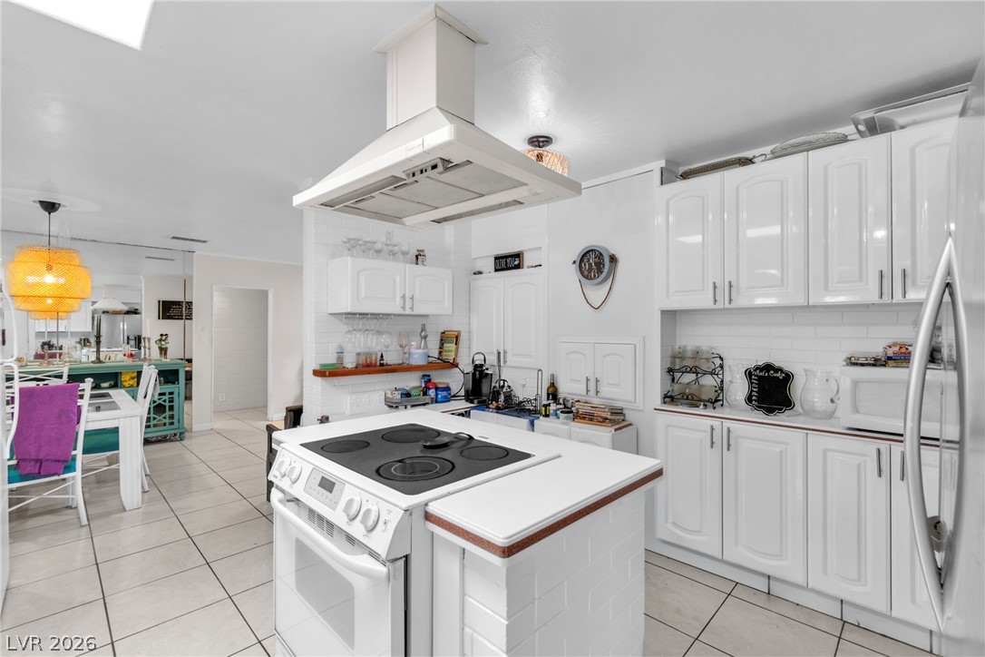 1567 Shadow Mountain Place